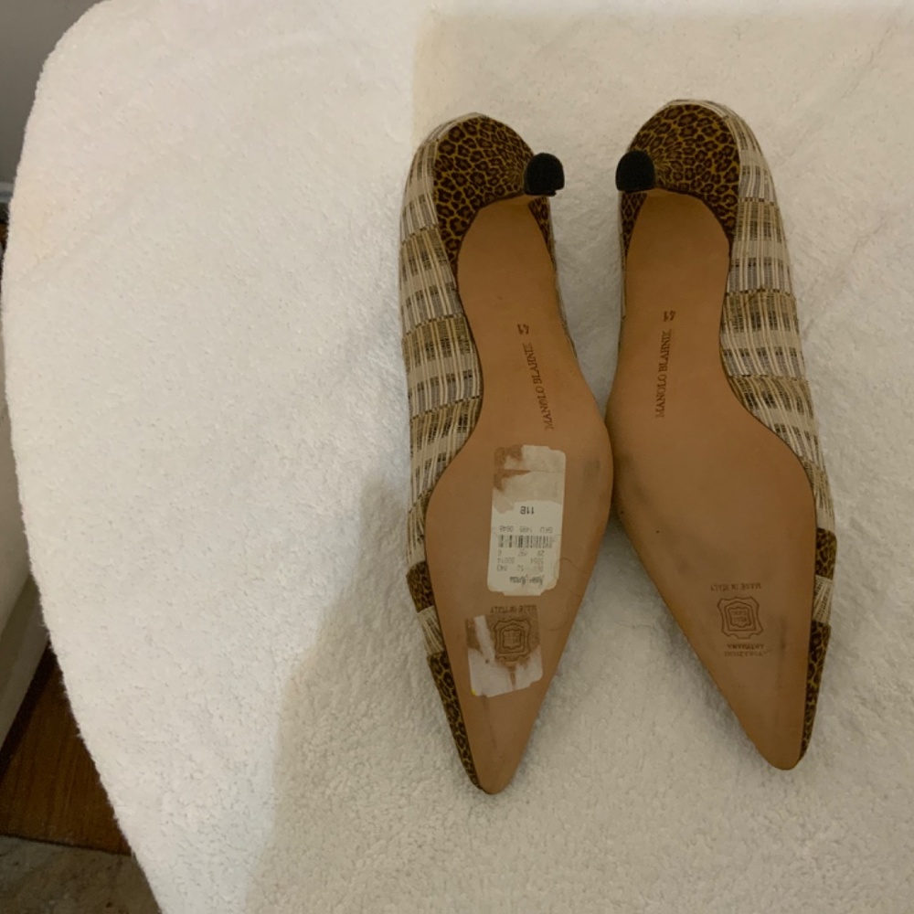 Manolo Blahnik Multi-Pattern Kitten Heel Pumps Nw… - image 3